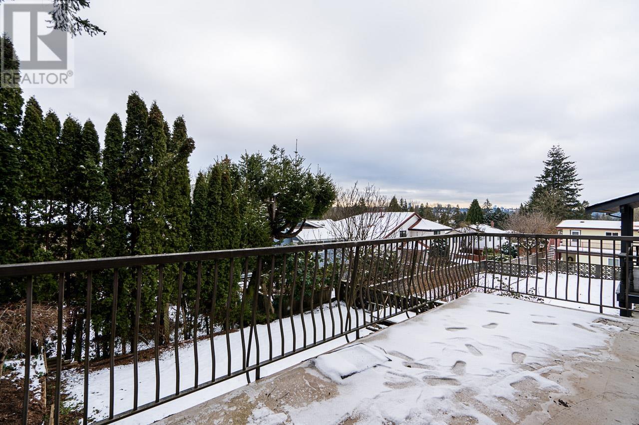 2948 Roseglen Court, Burnaby, British Columbia  V5A 3W4 - Photo 29 - R2965493