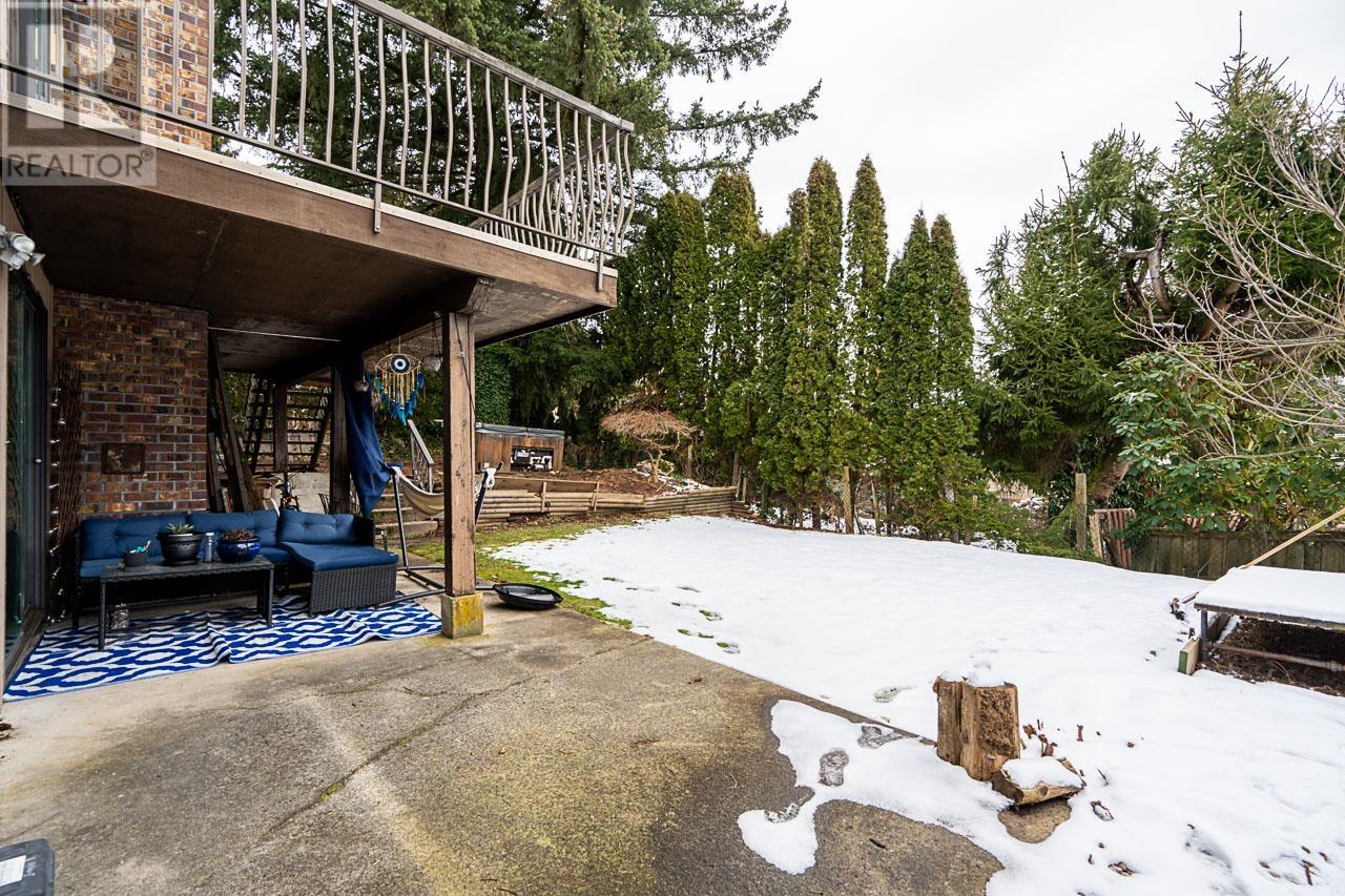 2948 Roseglen Court, Burnaby, British Columbia  V5A 3W4 - Photo 30 - R2965493