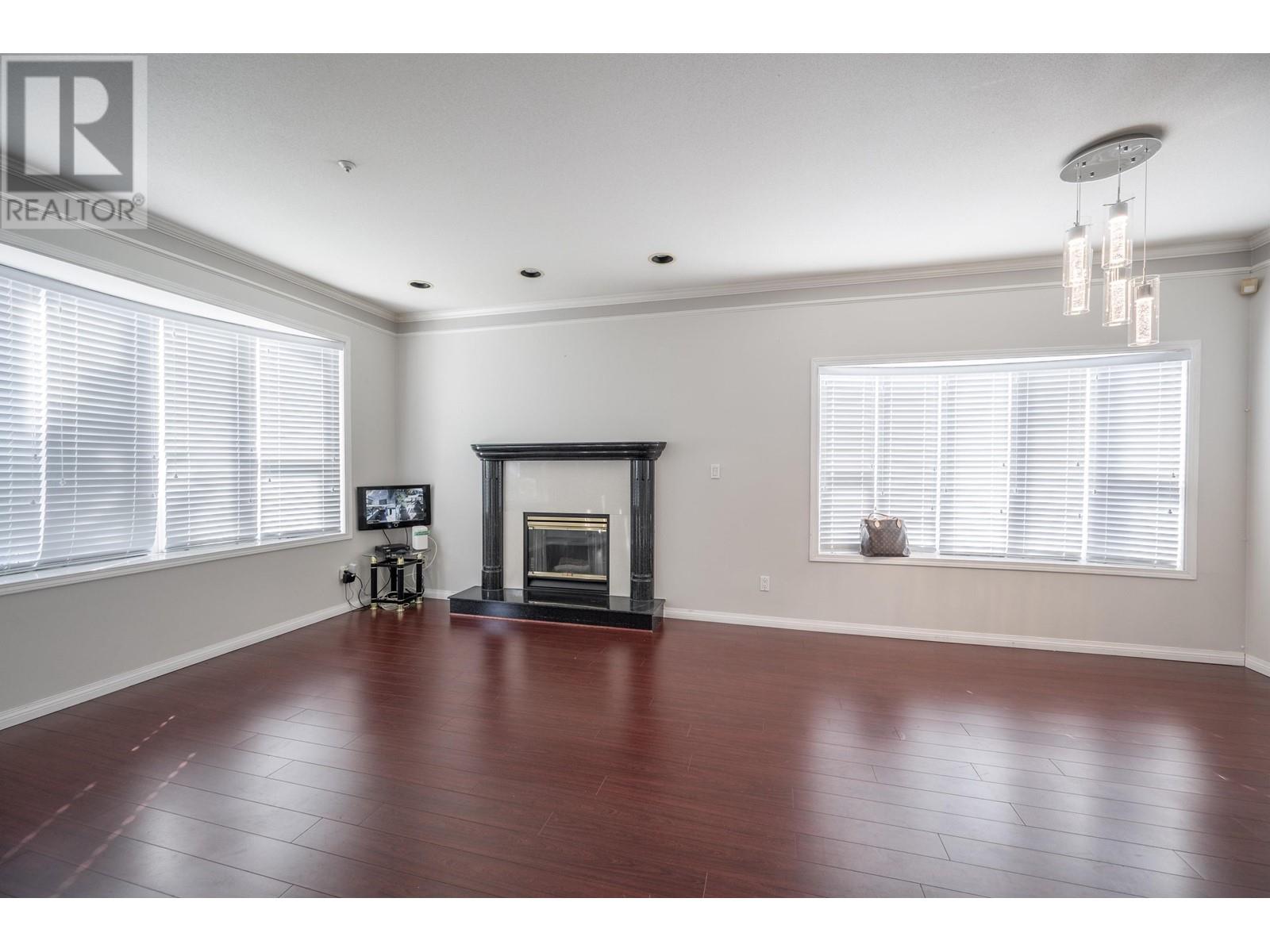 Listing Picture 3 of 25 : 6499 ST. CATHERINES STREET, Vancouver / 溫哥華 - 魯藝地產 Yvonne Lu Group - MLS Medallion Club Member