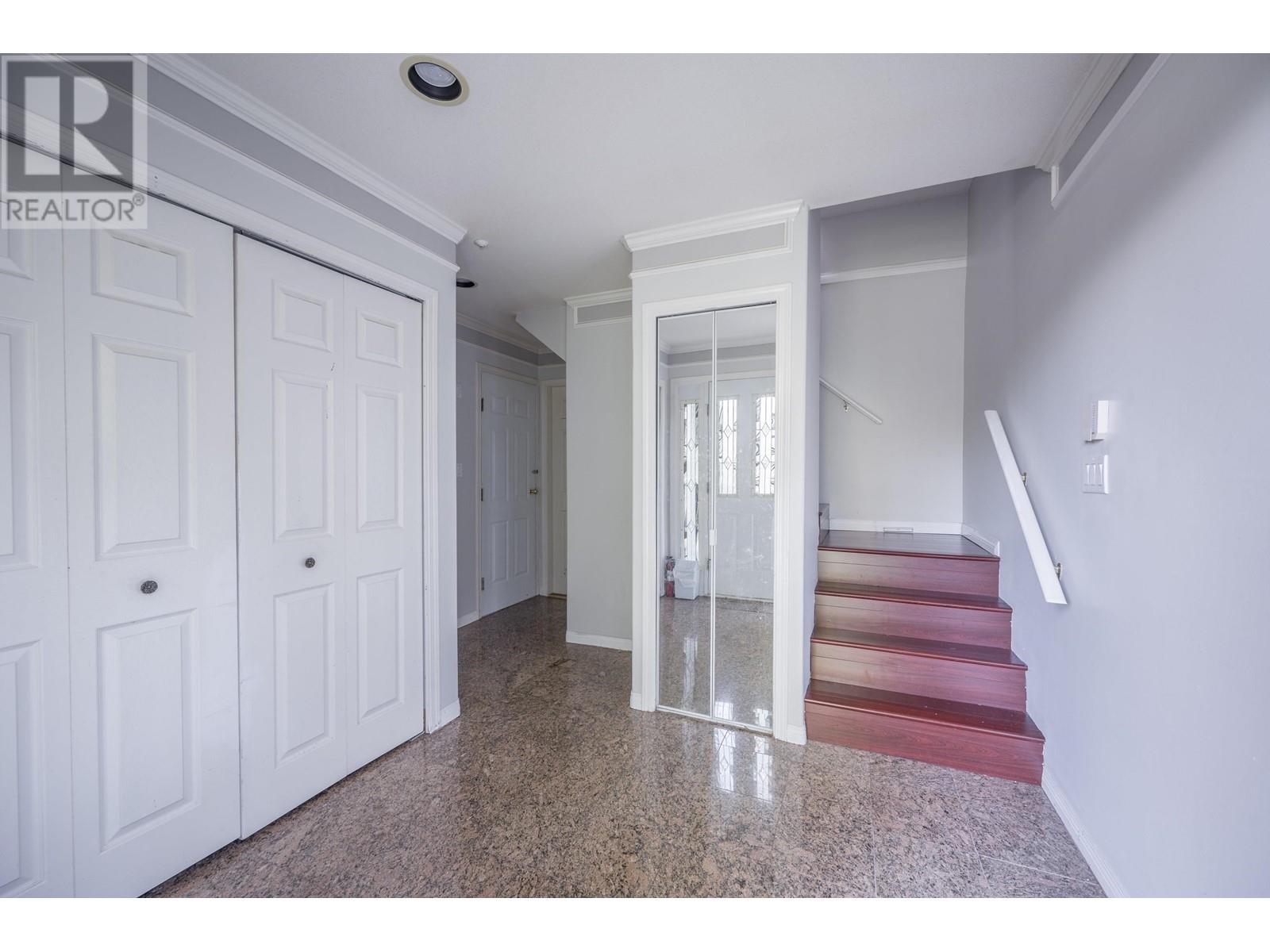 Listing Picture 2 of 25 : 6499 ST. CATHERINES STREET, Vancouver / 溫哥華 - 魯藝地產 Yvonne Lu Group - MLS Medallion Club Member