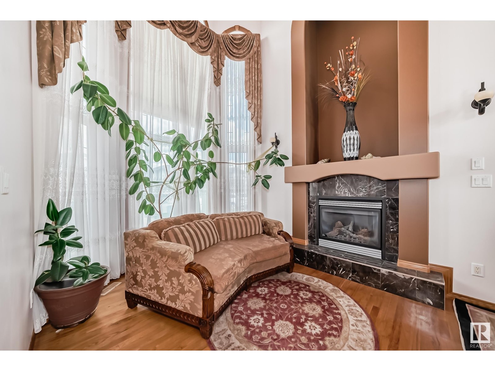 Property at 15907 91 ST NW image 4