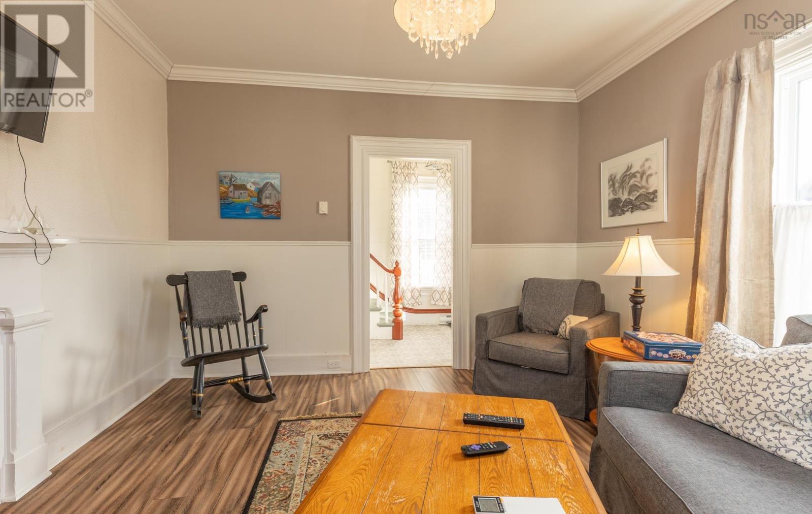 24 Albert Street, Yarmouth, Nova Scotia  B5A 2M9 - Photo 10 - 202500060