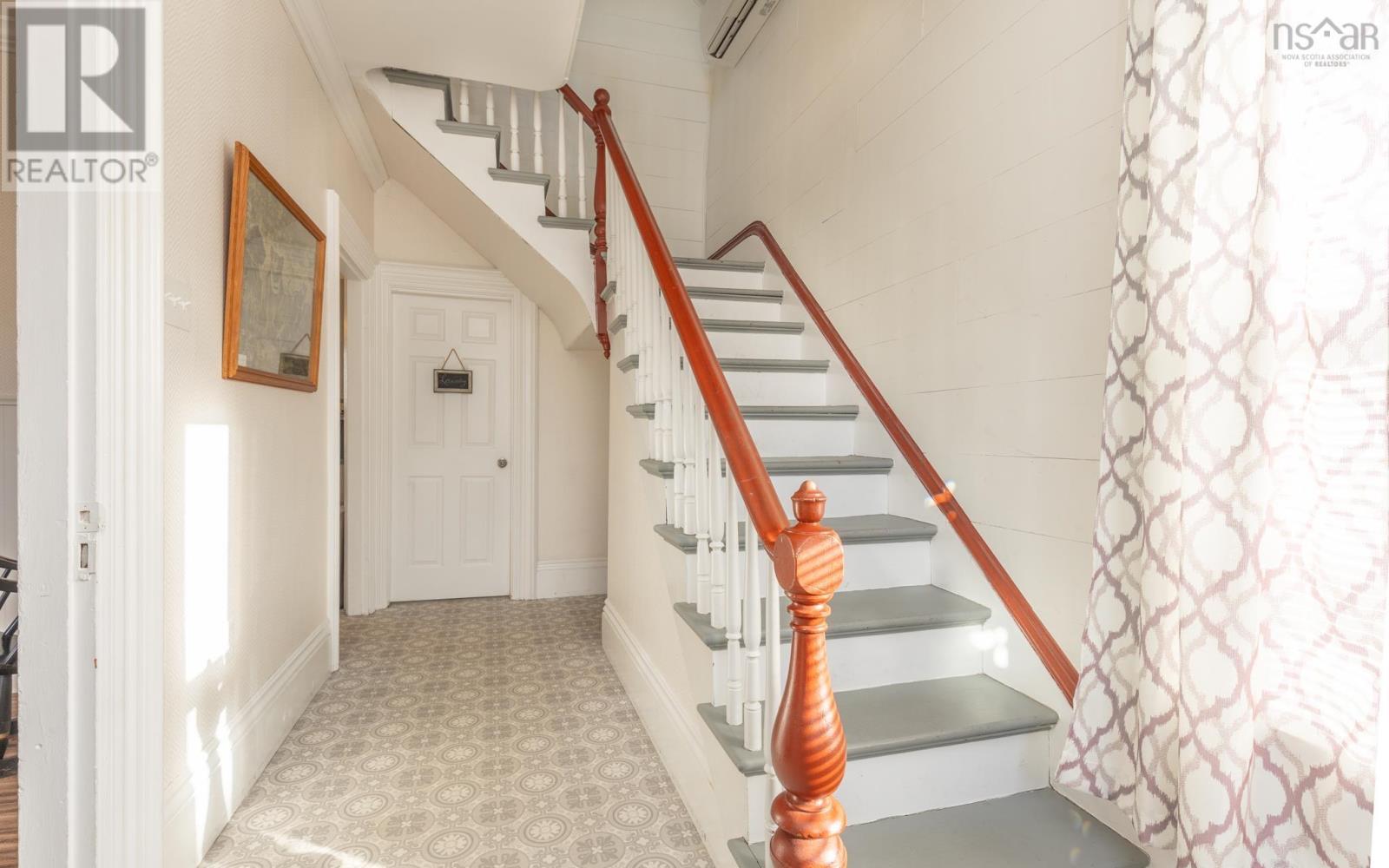 24 Albert Street, Yarmouth, Nova Scotia  B5A 2M9 - Photo 7 - 202500060