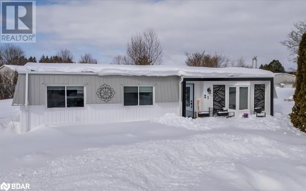 21 HEARTS CONTENT, Innisfil, Ontario