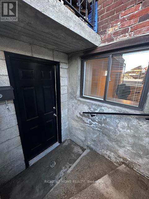 Lower - 23 Paton Road, Toronto, Ontario  M6H 1R7 - Photo 7 - W11984791