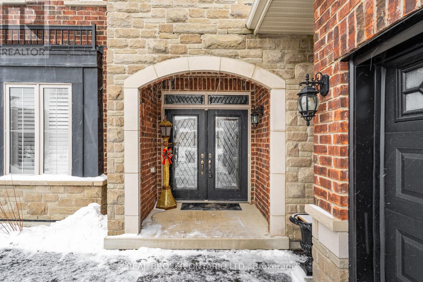 Property at 35 KETCHUM STREET image 3