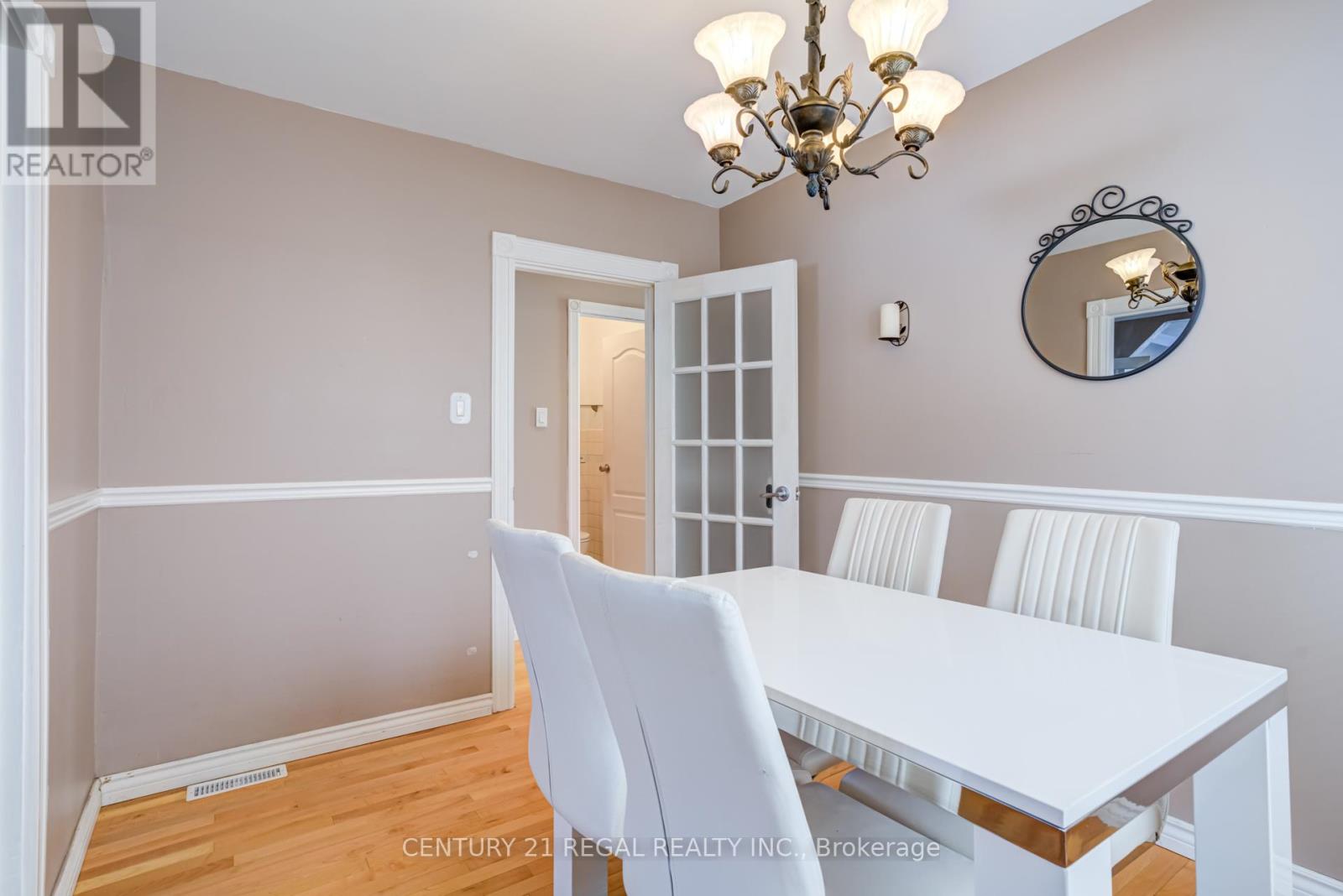 527 Sammon Avenue, Toronto (Danforth Village-East York), Ontario  M4J 2B3 - Photo 9 - E11984817