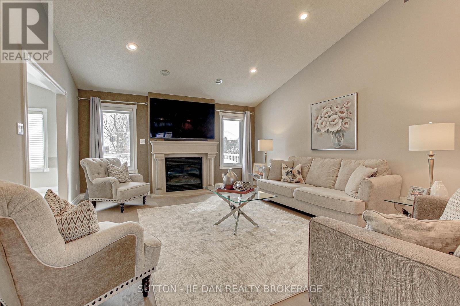 Property at 2025 ASHGROVE COURT image 3