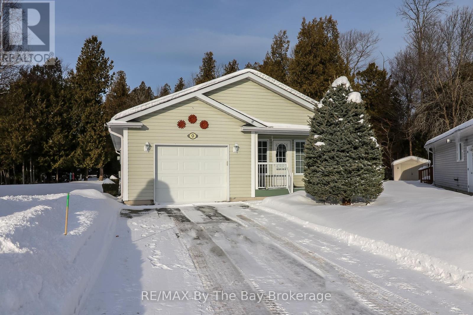 9 Ventnor Crescent, Wasaga Beach, Ontario  L9Z 3A8 - Photo 1 - S11952072