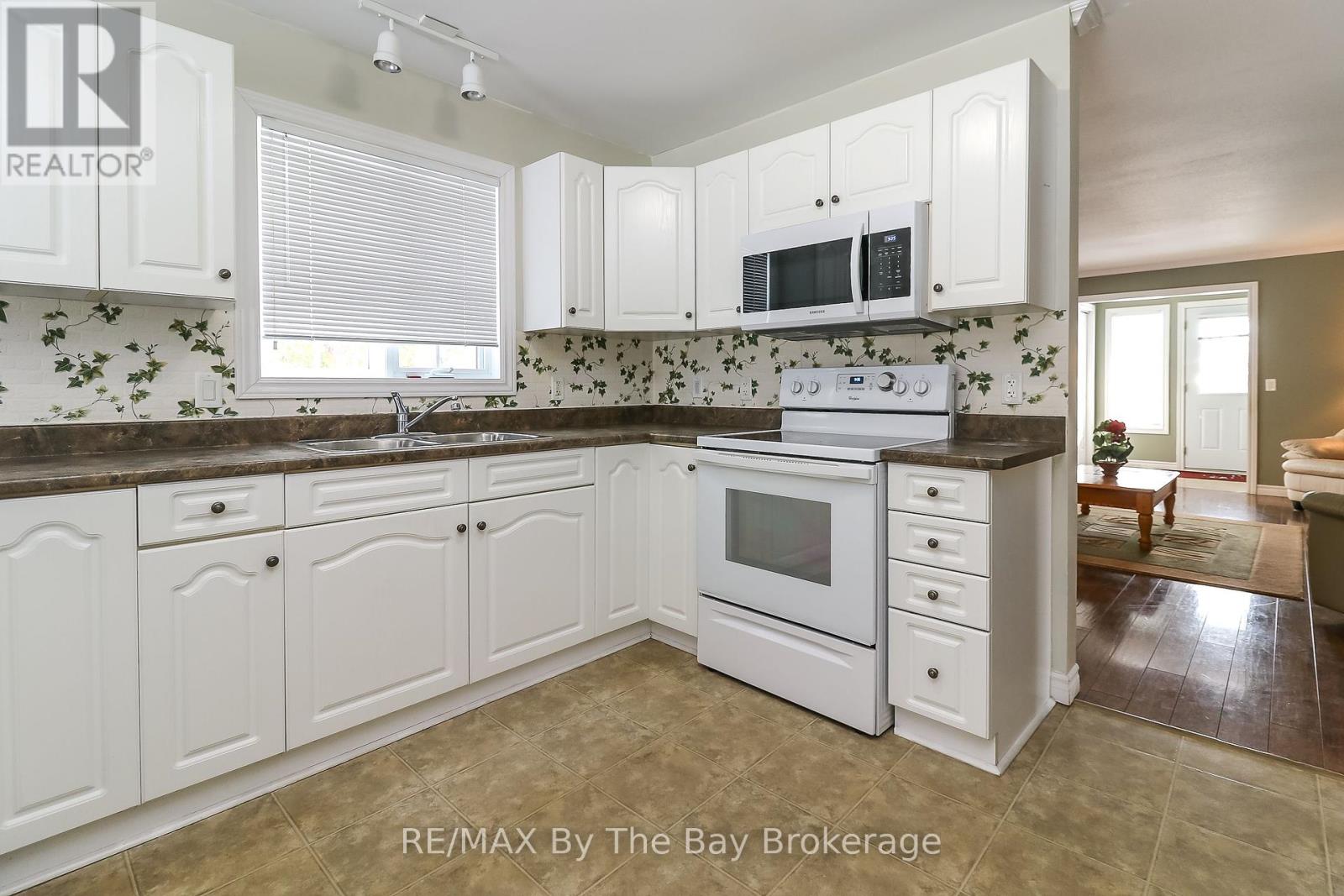 9 Ventnor Crescent, Wasaga Beach, Ontario  L9Z 3A8 - Photo 14 - S11952072