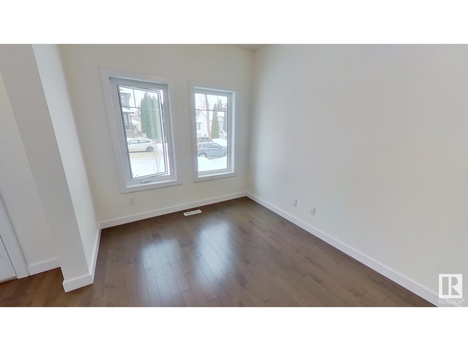 Property at 9534 73 AV NW image 3