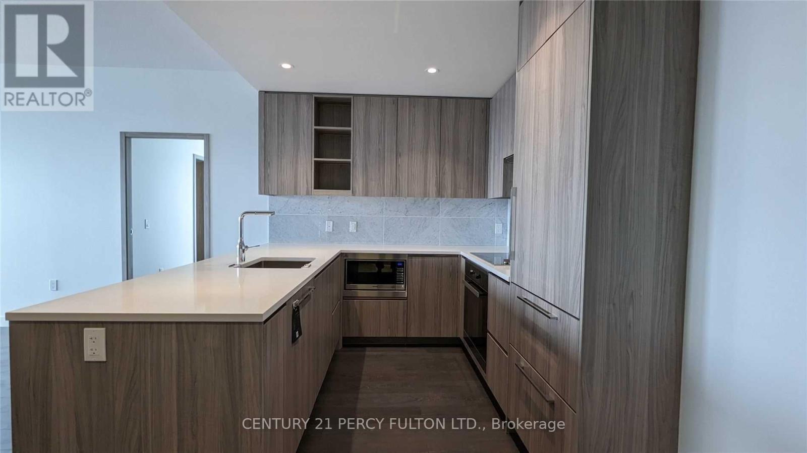 Property at 3303 - 95 MCMAHON DRIVE image 5