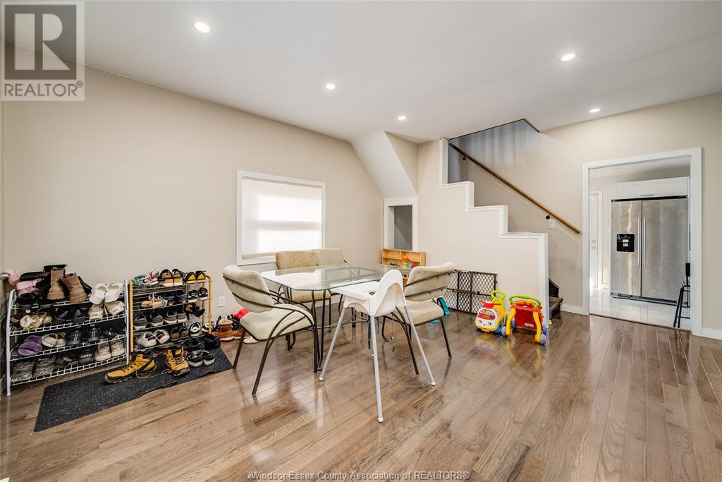 Property at 467 MCKAY AVENUE image 4
