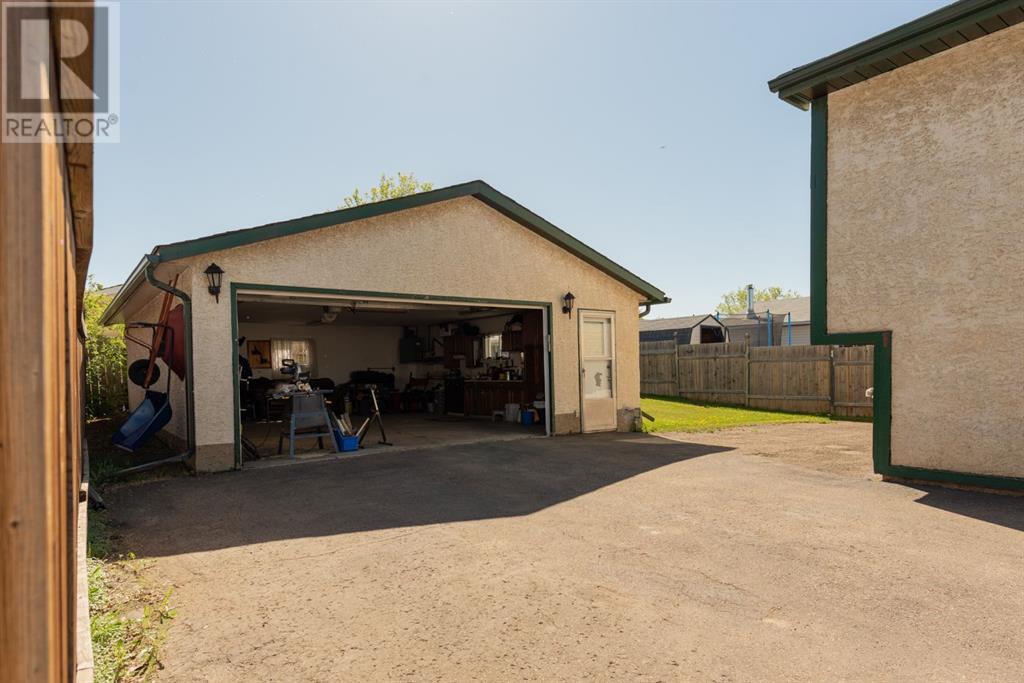 Property at 121 Fullerton Drive image 2