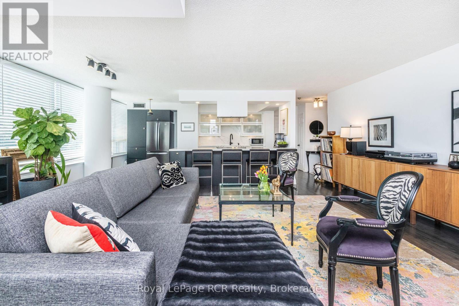 209 - 700 Constellation Drive, Mississauga (Hurontario), Ontario  L5R 3G8 - Photo 10 - W11985202