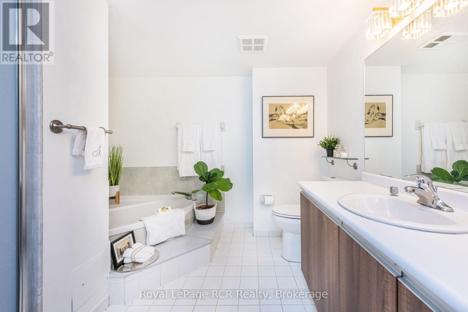 209 - 700 Constellation Drive, Mississauga (Hurontario), Ontario  L5R 3G8 - Photo 15 - W11985202