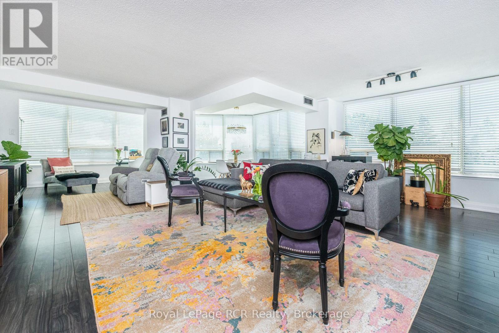 209 - 700 Constellation Drive, Mississauga (Hurontario), Ontario  L5R 3G8 - Photo 9 - W11985202