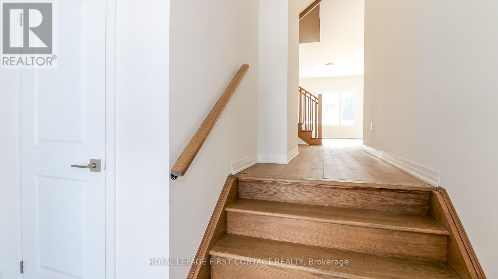 Property at 3778 SUNBANK CRESCENT image 4