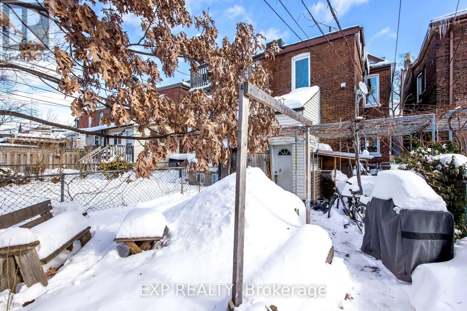 146 Symington Avenue, Toronto, Ontario  M6P 3W4 - Photo 30 - W11985158