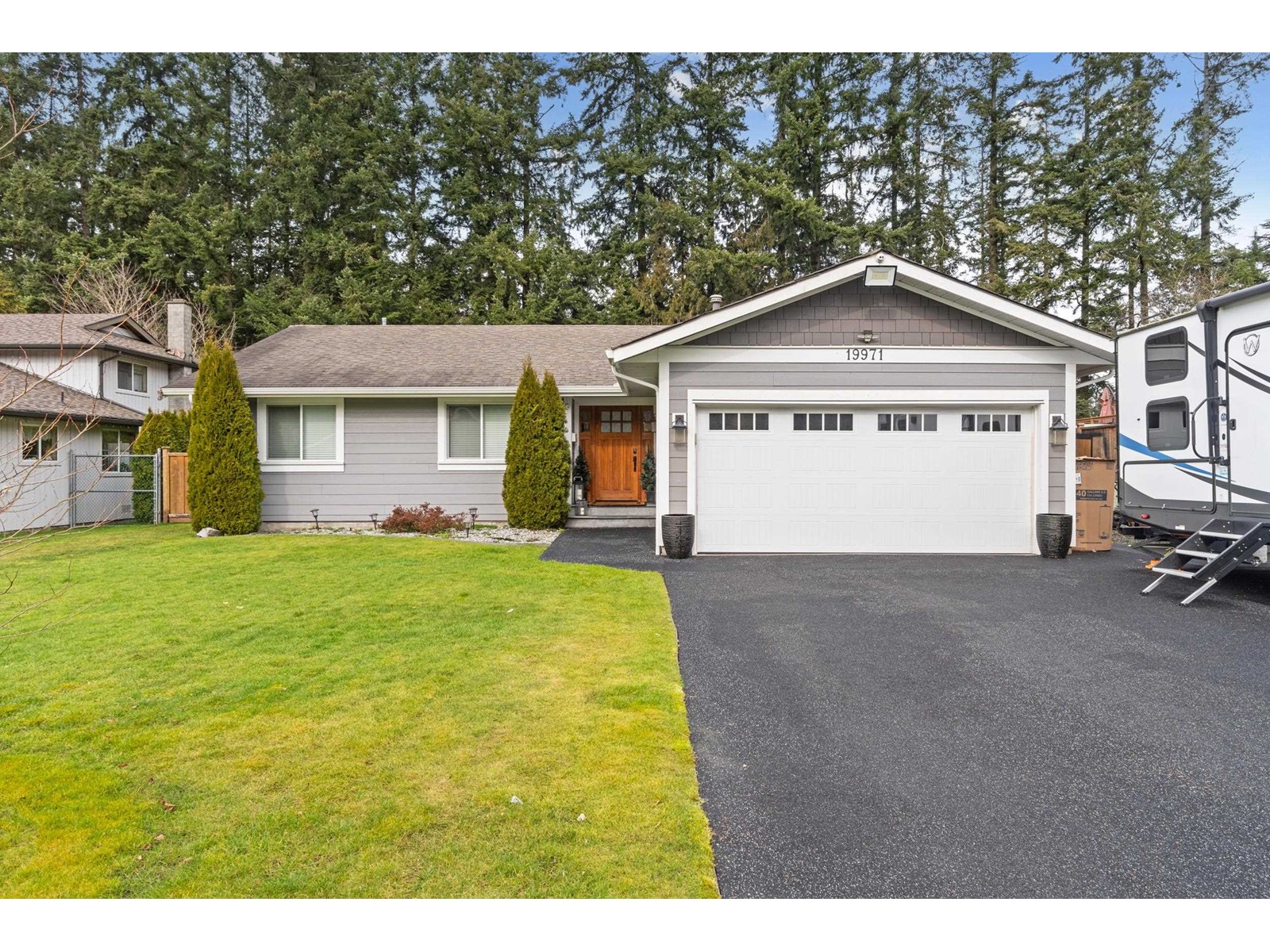 19971 39a Avenue, Langley, British Columbia  V3A 7G3 - Photo 1 - R2965141