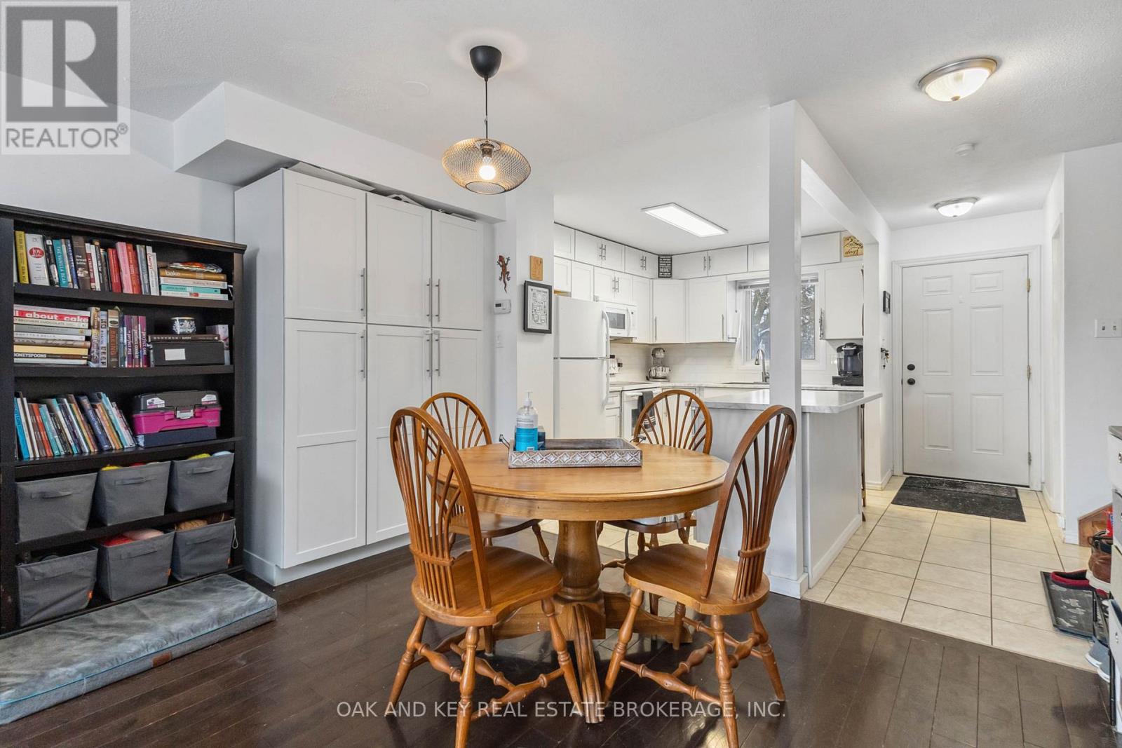 Photo 11 of 30 for 17 - 151 Bonaventure Drive