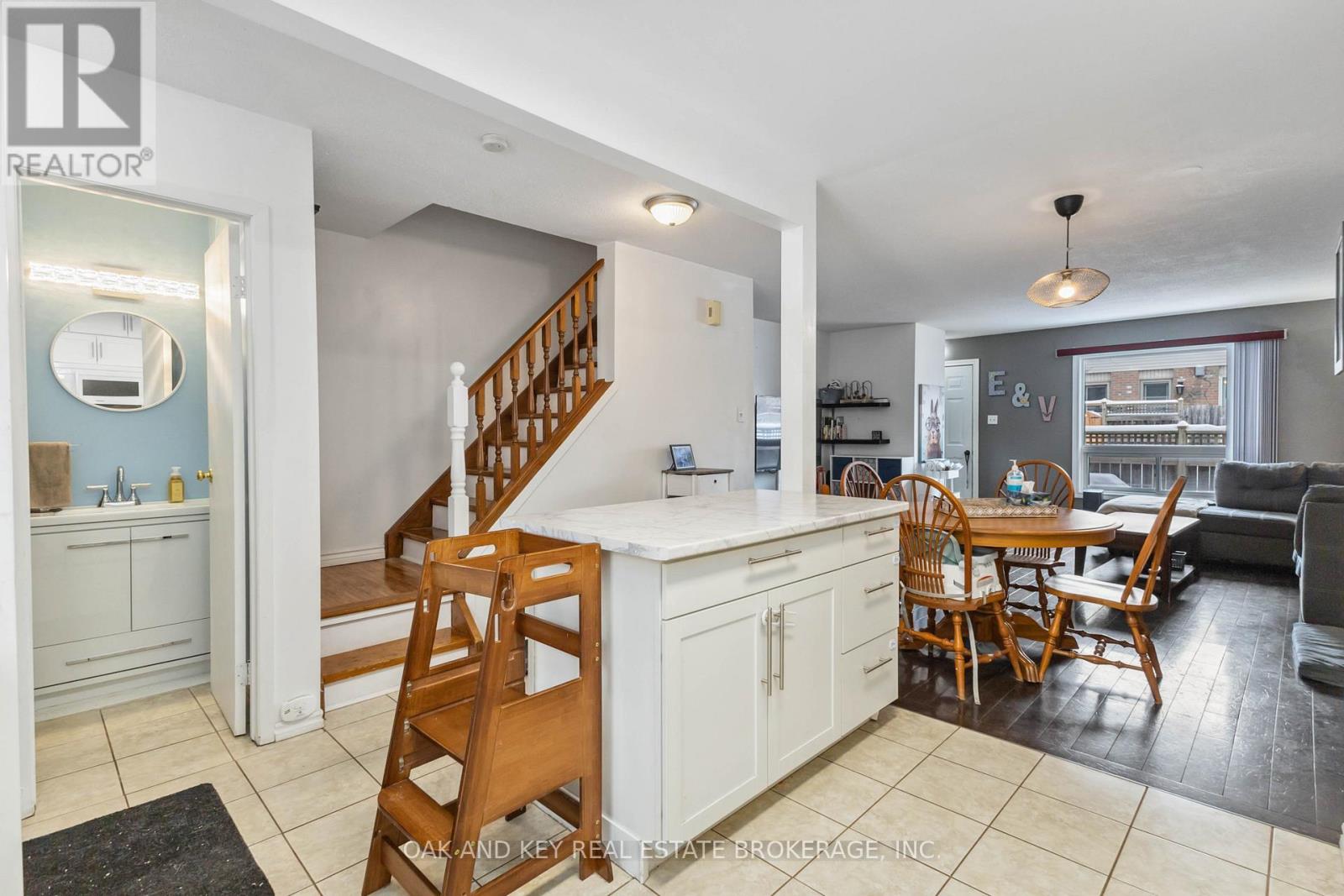 Photo 7 of 30 for 17 - 151 Bonaventure Drive