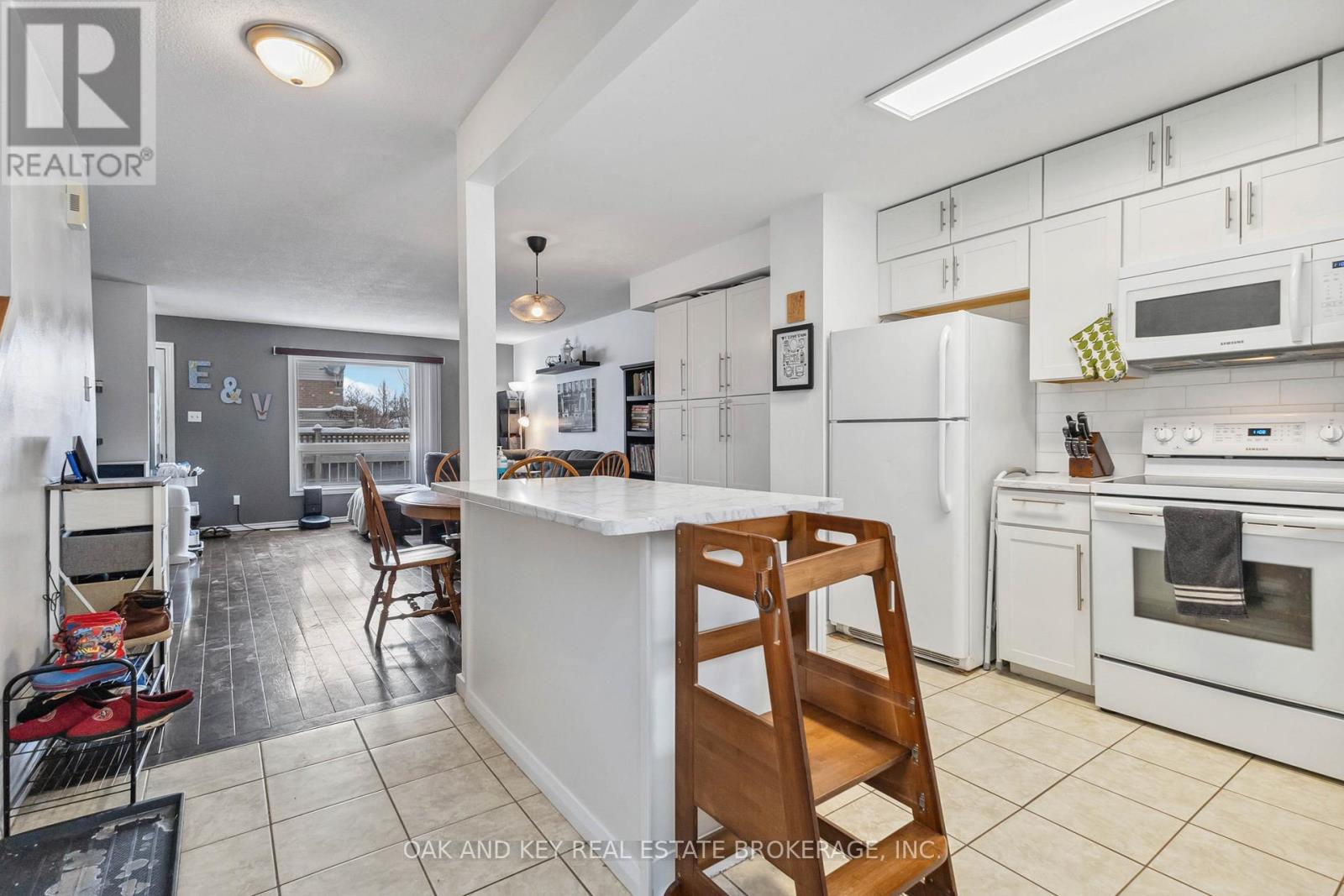 Photo 8 of 30 for 17 - 151 Bonaventure Drive
