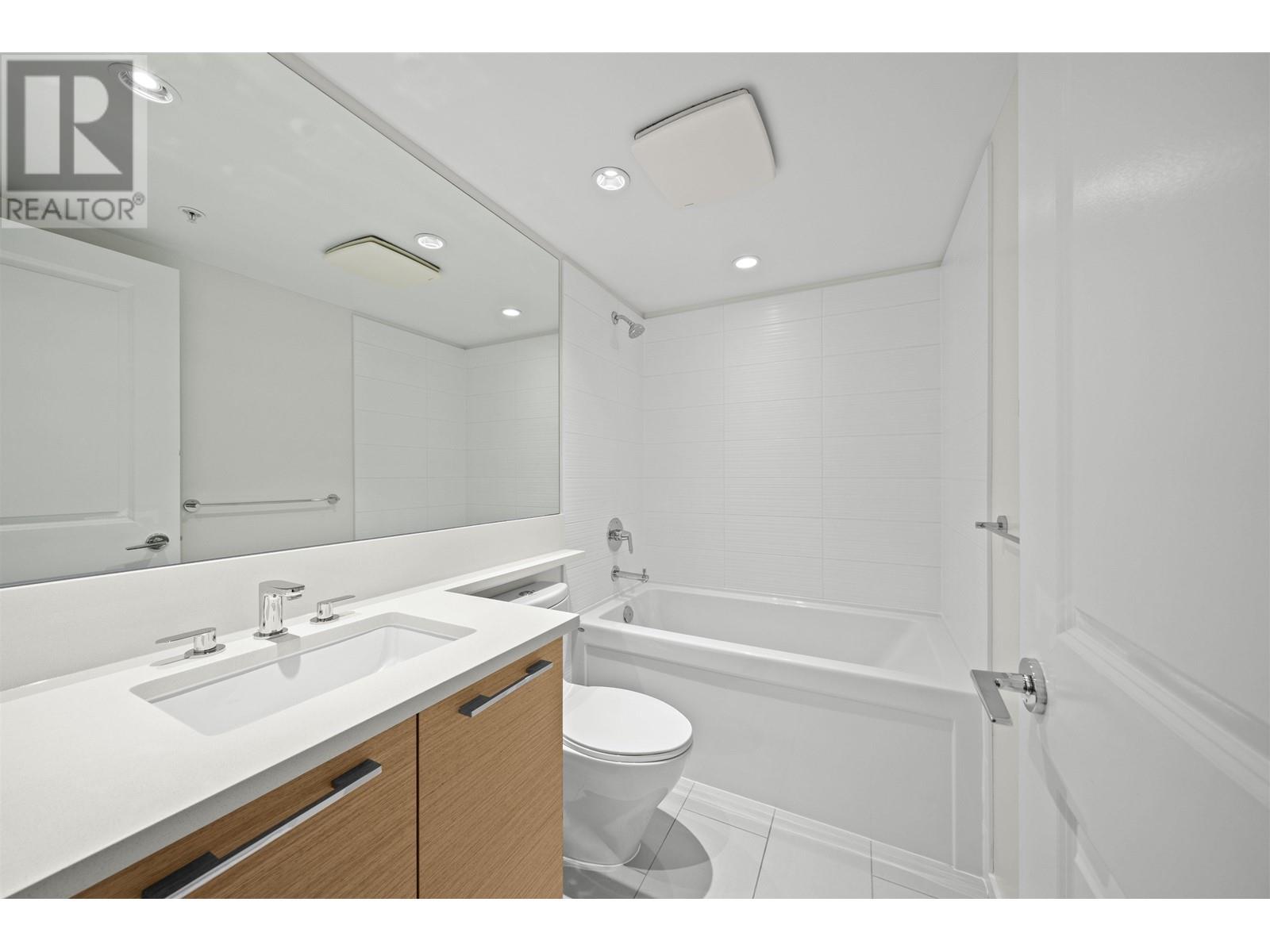 Listing Picture 13 of 35 : 2507 6658 DOW AVENUE, Burnaby / 本拿比 - 魯藝地產 Yvonne Lu Group - MLS Medallion Club Member
