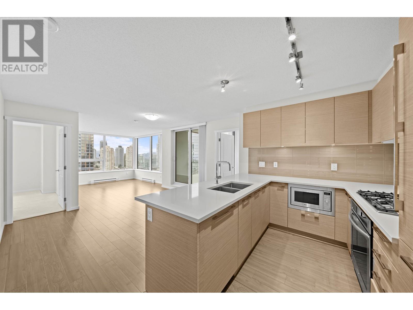 Listing Picture 17 of 35 : 2507 6658 DOW AVENUE, Burnaby / 本拿比 - 魯藝地產 Yvonne Lu Group - MLS Medallion Club Member