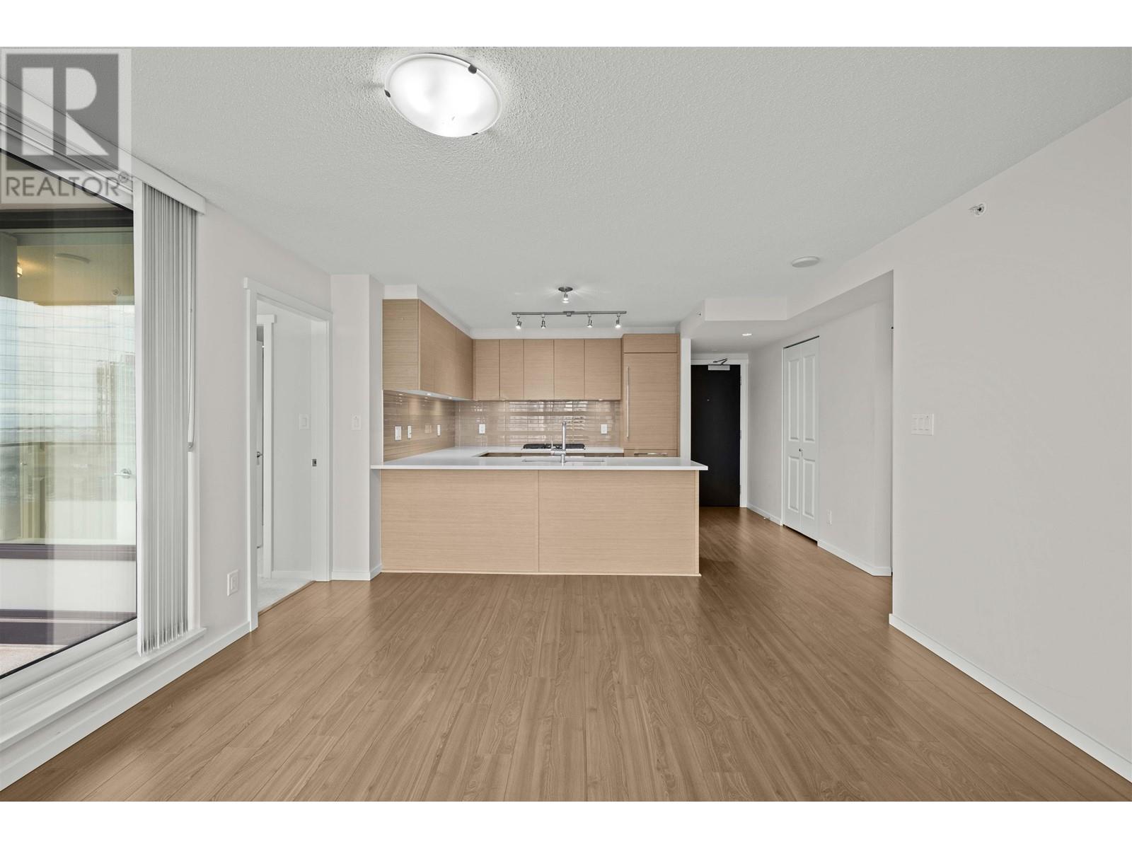 Listing Picture 20 of 35 : 2507 6658 DOW AVENUE, Burnaby / 本拿比 - 魯藝地產 Yvonne Lu Group - MLS Medallion Club Member