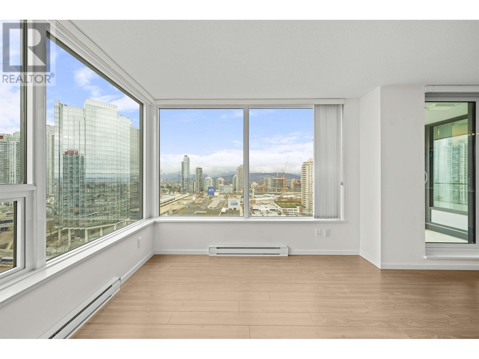 Listing Picture 34 of 35 : 2507 6658 DOW AVENUE, Burnaby / 本拿比 - 魯藝地產 Yvonne Lu Group - MLS Medallion Club Member