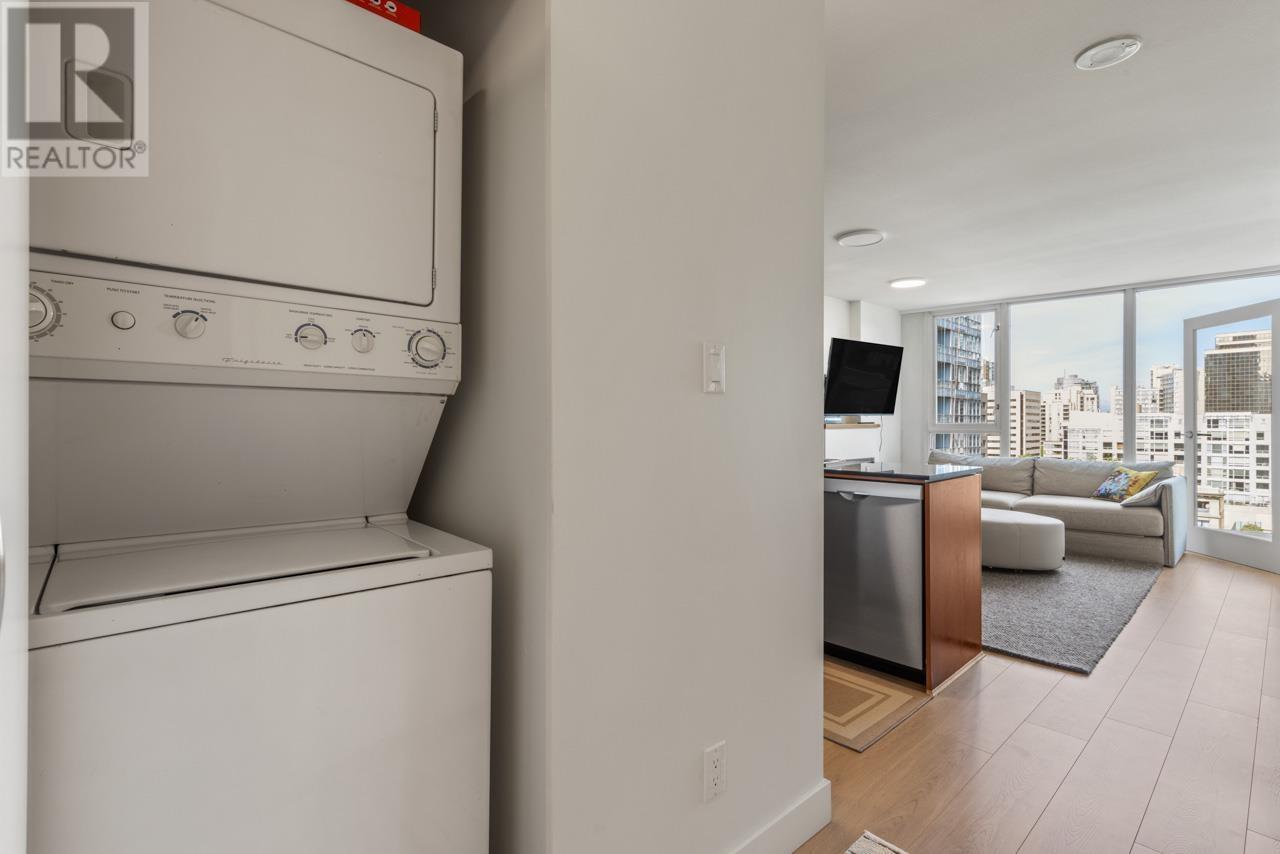 Listing Picture 15 of 19 : 1102 822 SEYMOUR STREET, Vancouver / 溫哥華 - 魯藝地產 Yvonne Lu Group - MLS Medallion Club Member