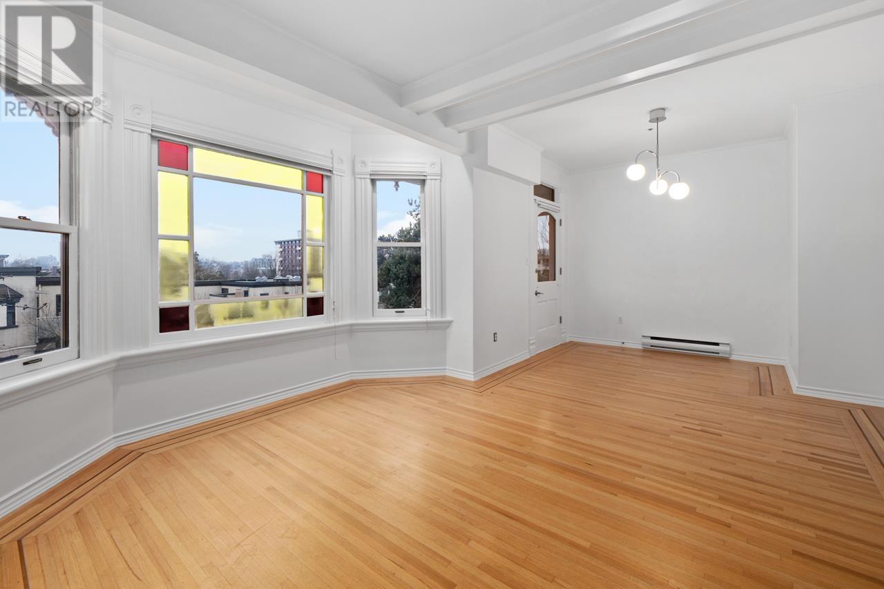 Listing Picture 2 of 32 : 3 451 E PENDER STREET, Vancouver / 溫哥華 - 魯藝地產 Yvonne Lu Group - MLS Medallion Club Member