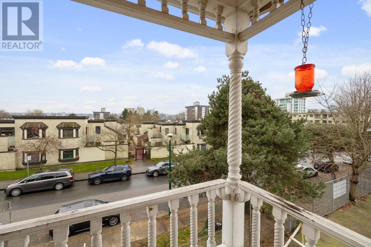 Listing Picture 27 of 32 : 3 451 E PENDER STREET, Vancouver / 溫哥華 - 魯藝地產 Yvonne Lu Group - MLS Medallion Club Member