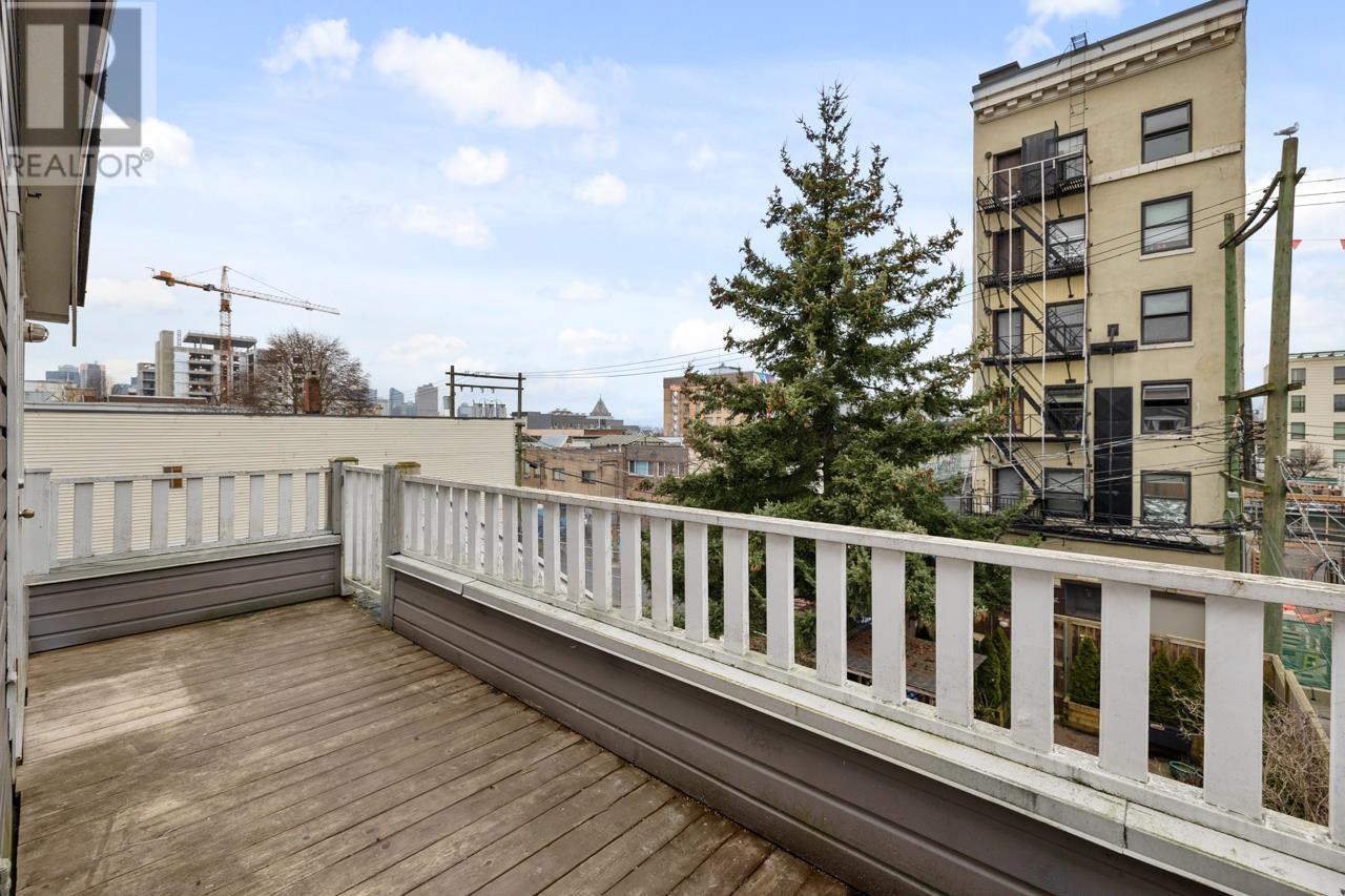 Listing Picture 28 of 32 : 3 451 E PENDER STREET, Vancouver / 溫哥華 - 魯藝地產 Yvonne Lu Group - MLS Medallion Club Member