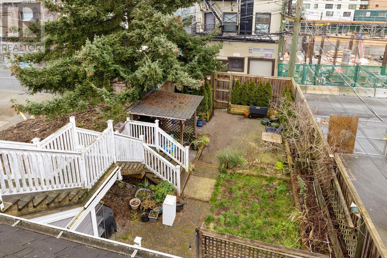 Listing Picture 29 of 32 : 3 451 E PENDER STREET, Vancouver / 溫哥華 - 魯藝地產 Yvonne Lu Group - MLS Medallion Club Member