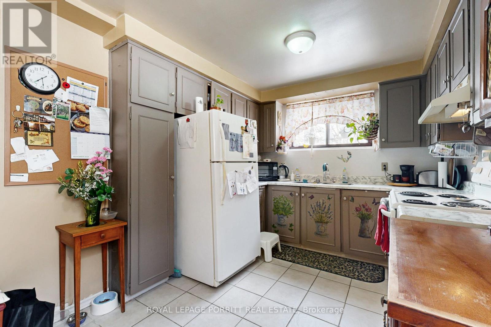 Property at 15 MUSKOKA AVENUE image 3
