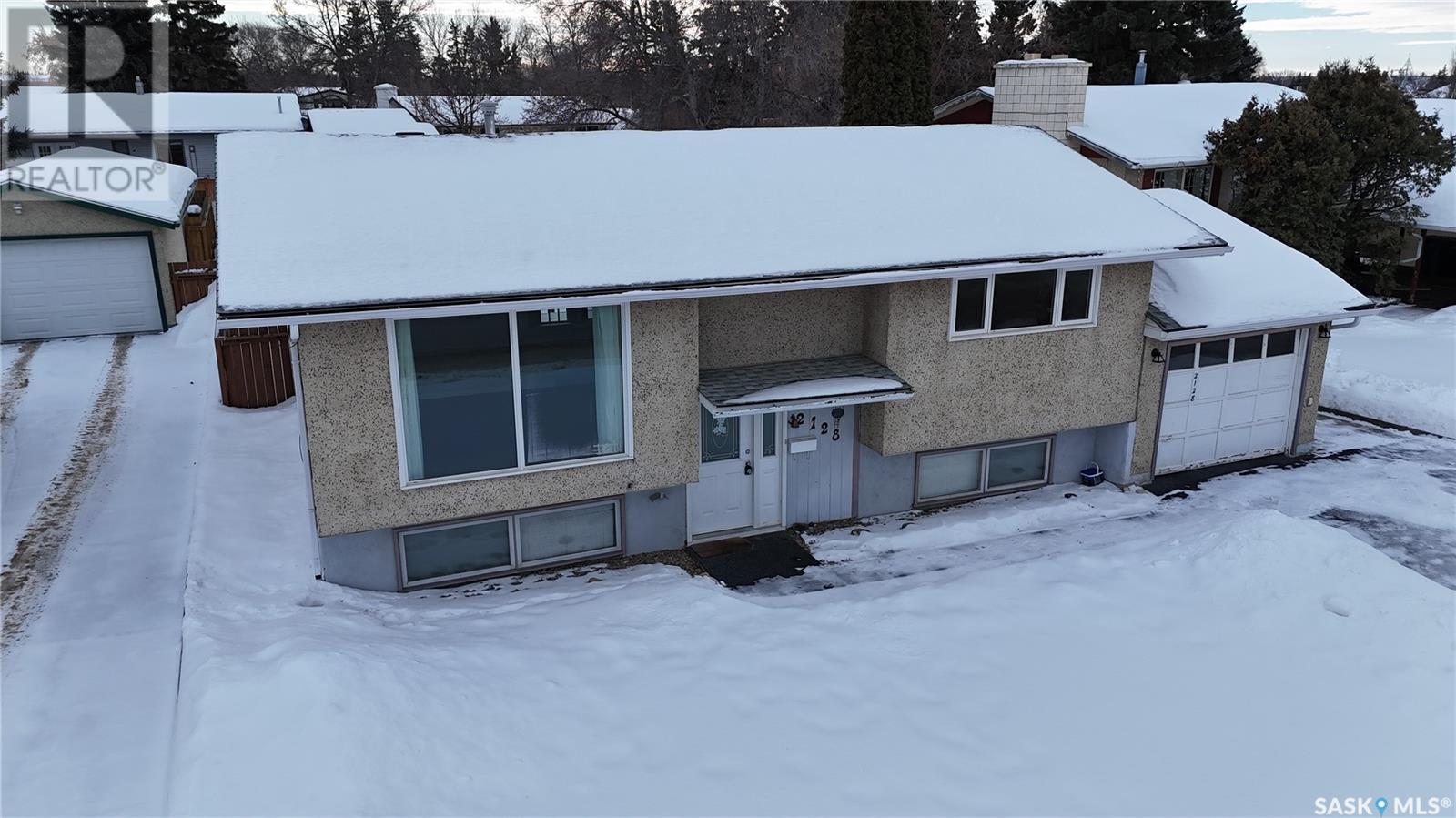 2128 101st Crescent, North Battleford, Saskatchewan  S9A 1C3 - Photo 1 - SK987012