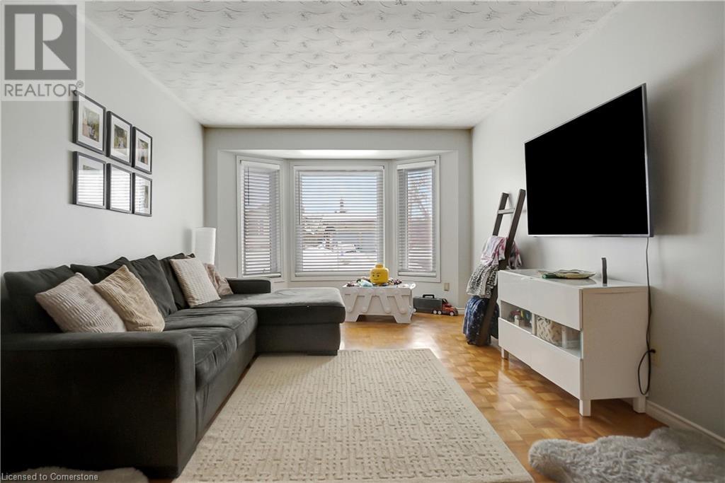 Property at 562 CHAMPLAIN Boulevard image 5