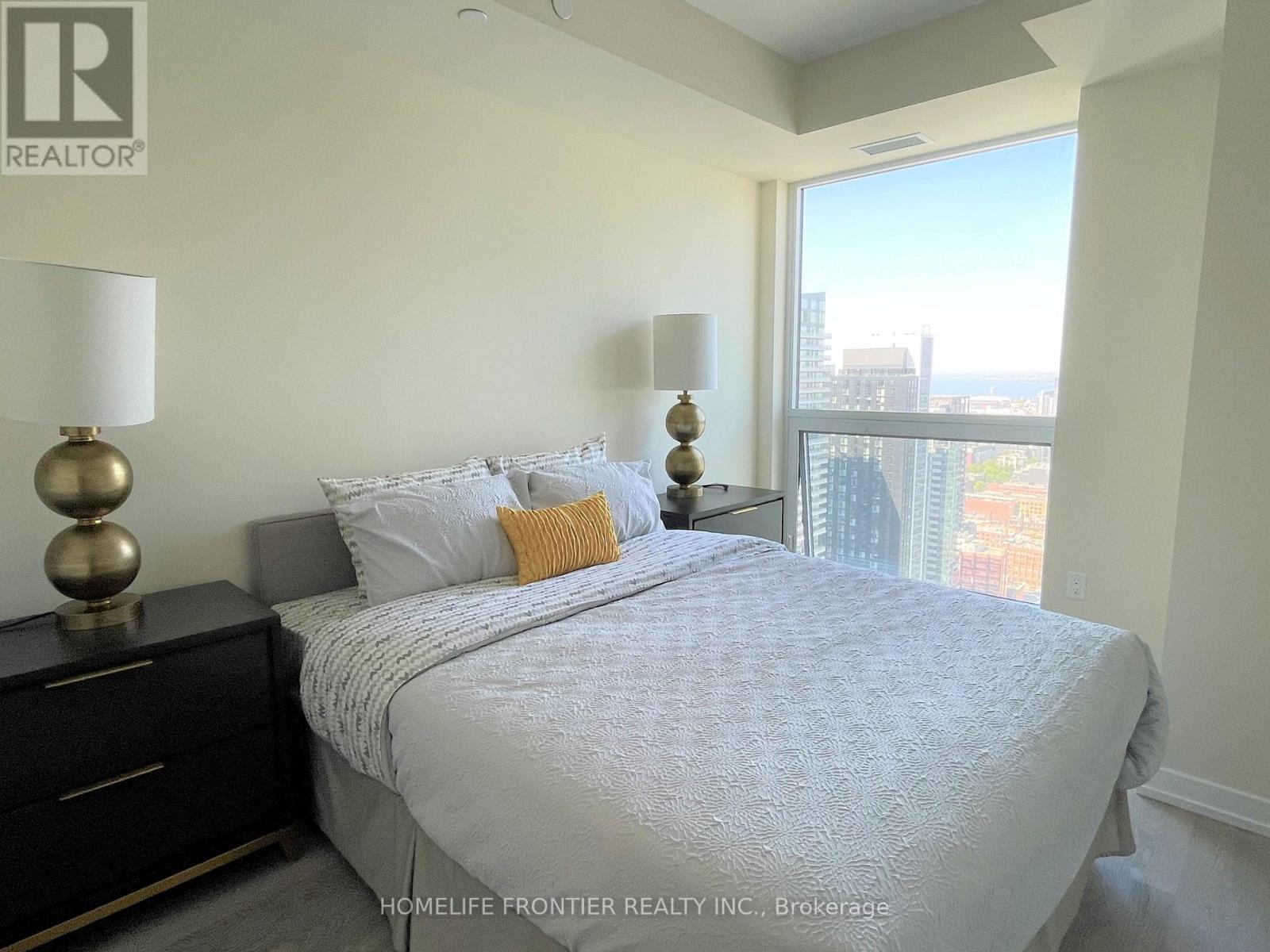 Property at 4403 - 99 JOHN STREET image 3