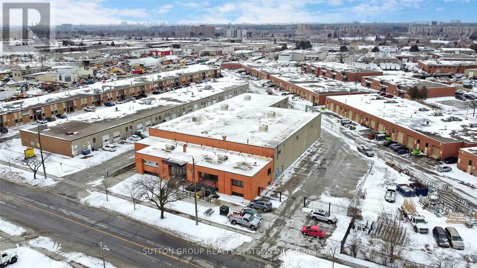 157 Toryork Drive, Toronto, Ontario  M9L 1X9 - Photo 12 - W11985396