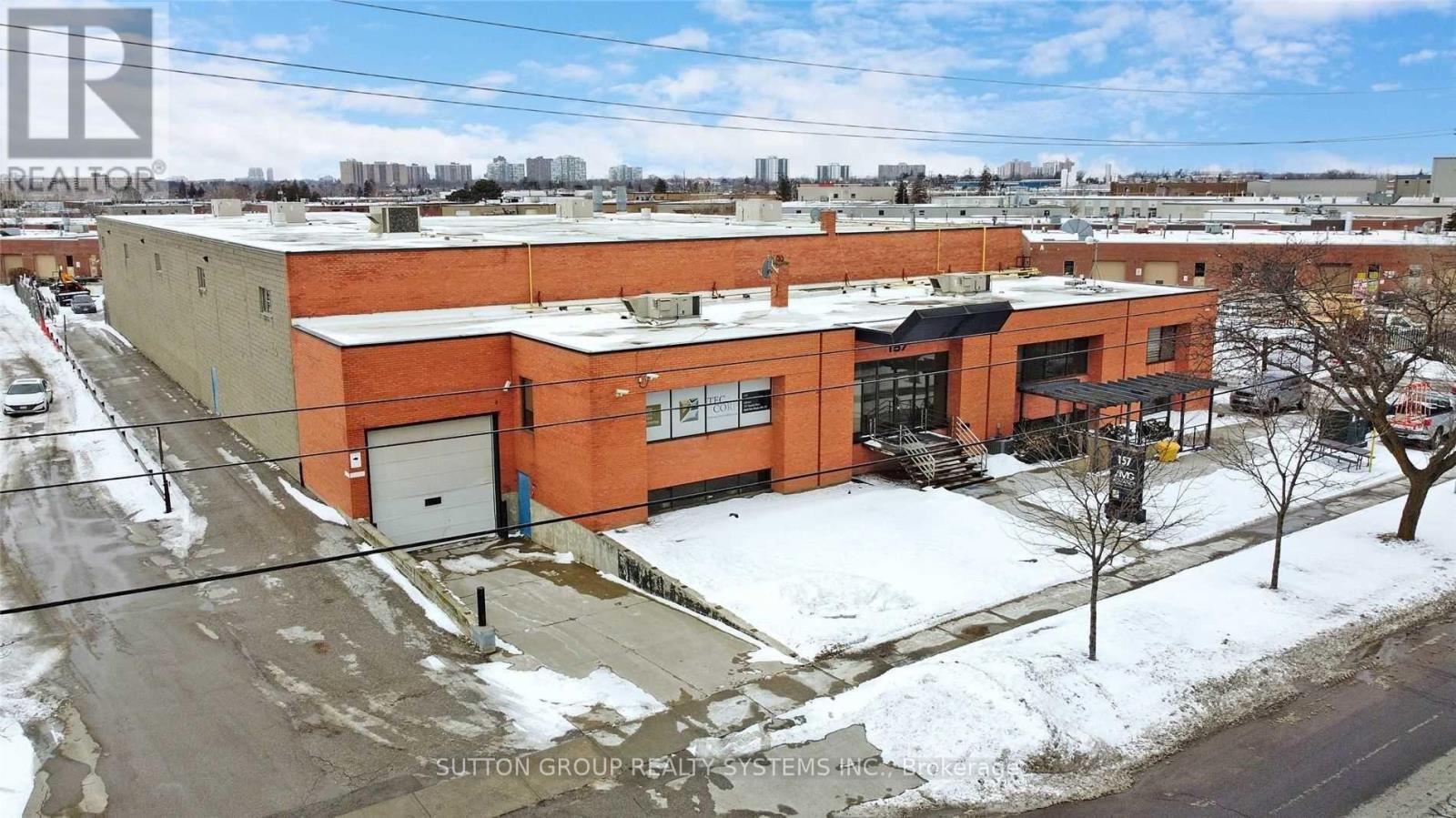 157 Toryork Drive, Toronto, Ontario  M9L 1X9 - Photo 16 - W11985396