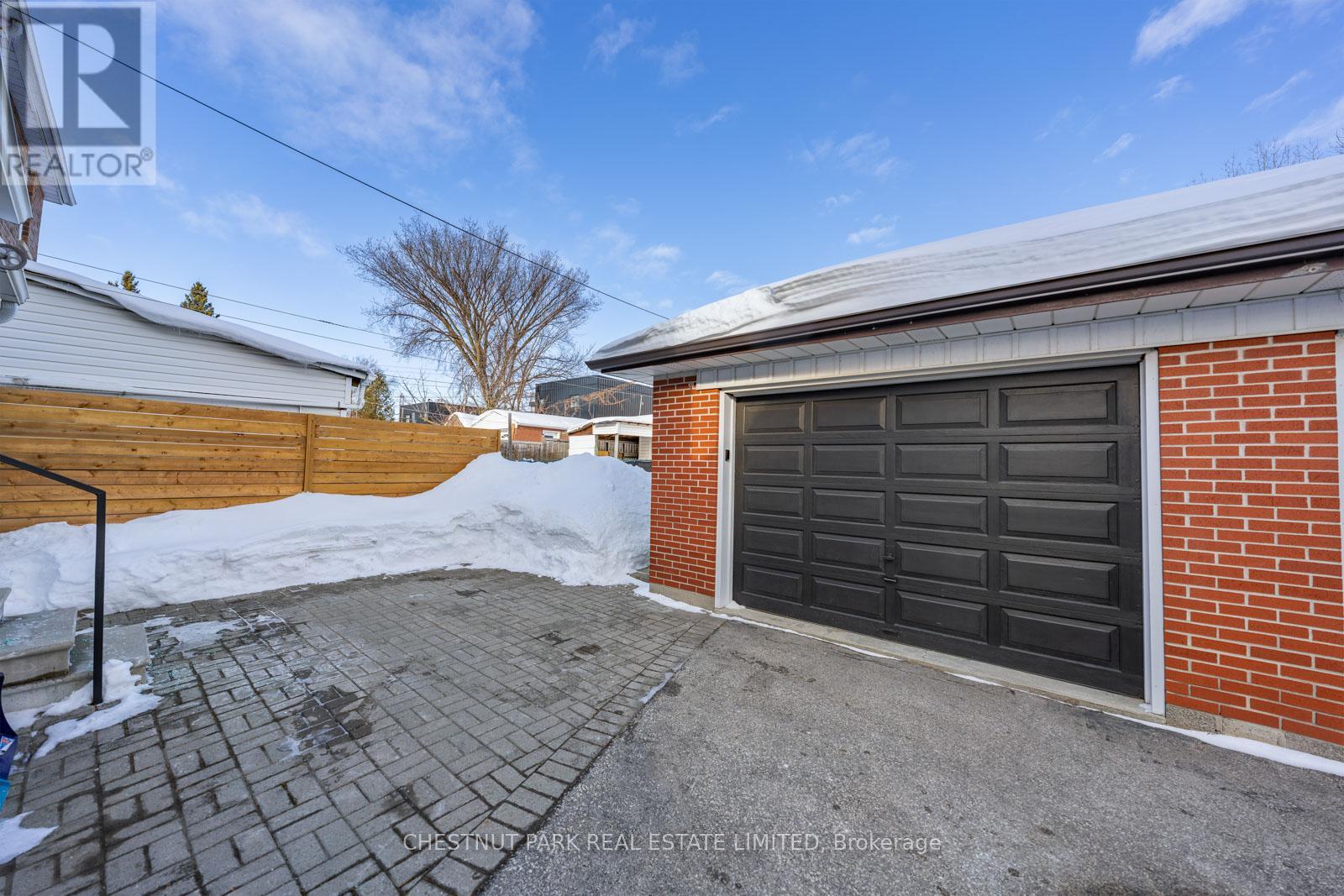 39 Miranda Avenue, Toronto, Ontario  M6E 4G3 - Photo 34 - W11985519