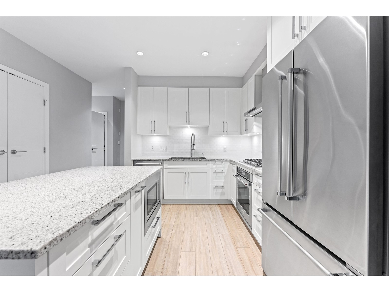 205 1975 154 Street, Surrey, British Columbia  V4A 4S2 - Photo 12 - R2969046