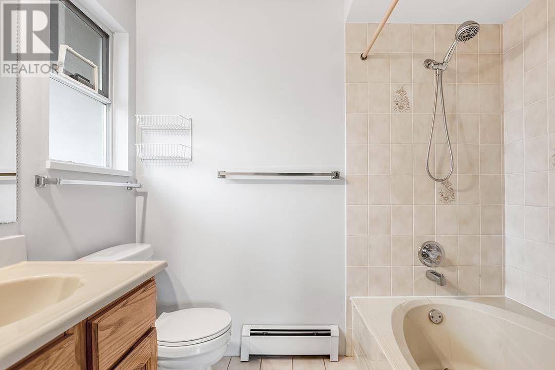 Listing Picture 11 of 25 : 68 W 27TH AVENUE, Vancouver / 溫哥華 - 魯藝地產 Yvonne Lu Group - MLS Medallion Club Member