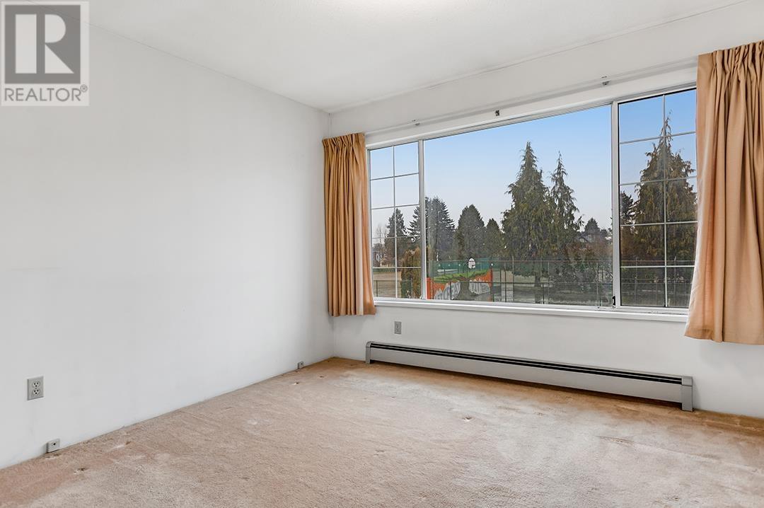 Listing Picture 12 of 25 : 68 W 27TH AVENUE, Vancouver / 溫哥華 - 魯藝地產 Yvonne Lu Group - MLS Medallion Club Member