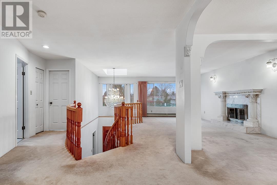 Listing Picture 2 of 25 : 68 W 27TH AVENUE, Vancouver / 溫哥華 - 魯藝地產 Yvonne Lu Group - MLS Medallion Club Member