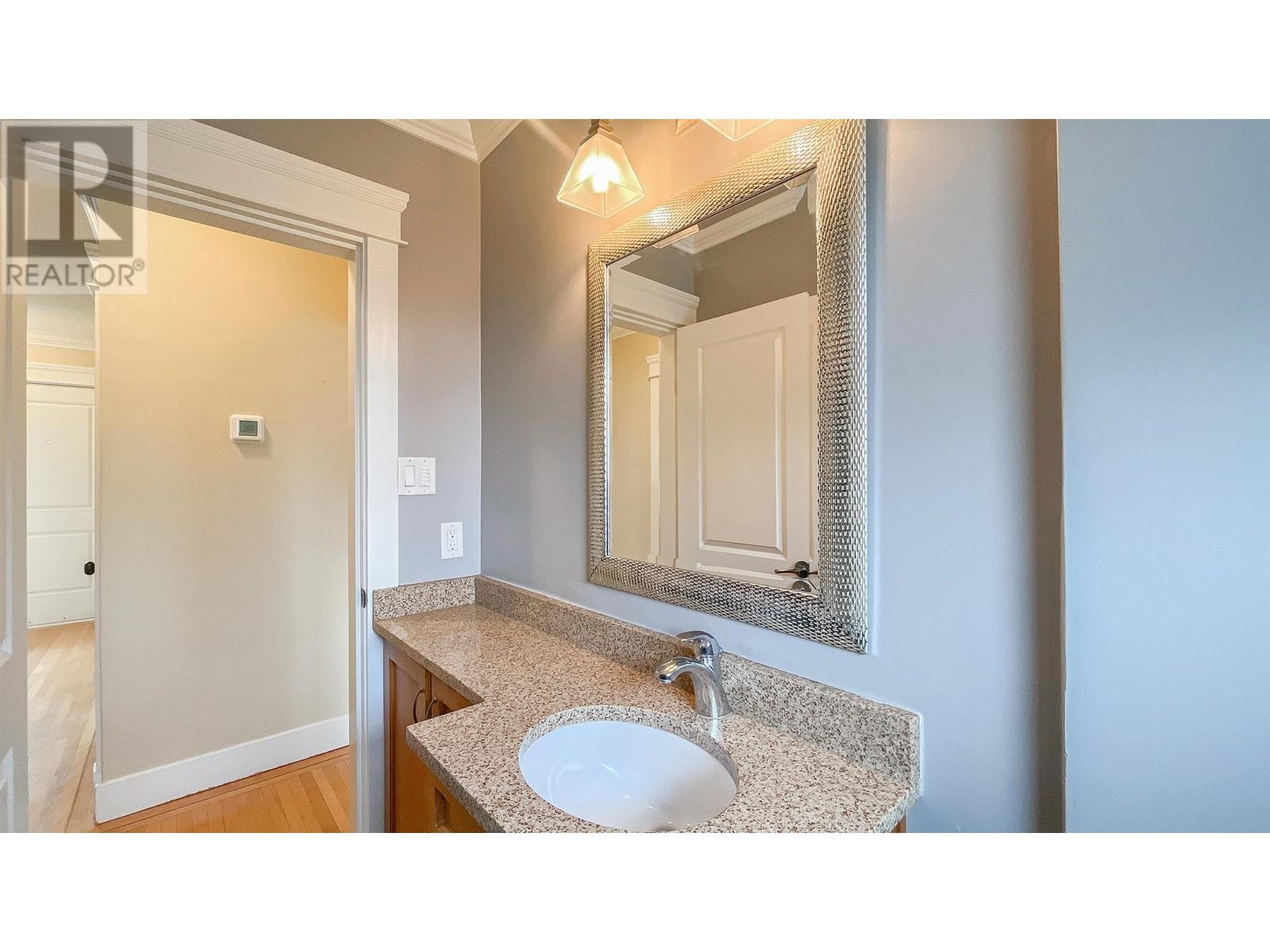 Listing Picture 11 of 21 : 5150 BOUNDARY ROAD, Burnaby / 本拿比 - 魯藝地產 Yvonne Lu Group - MLS Medallion Club Member