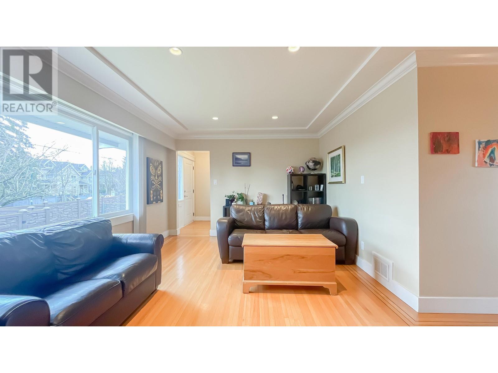 Listing Picture 4 of 21 : 5150 BOUNDARY ROAD, Burnaby / 本拿比 - 魯藝地產 Yvonne Lu Group - MLS Medallion Club Member