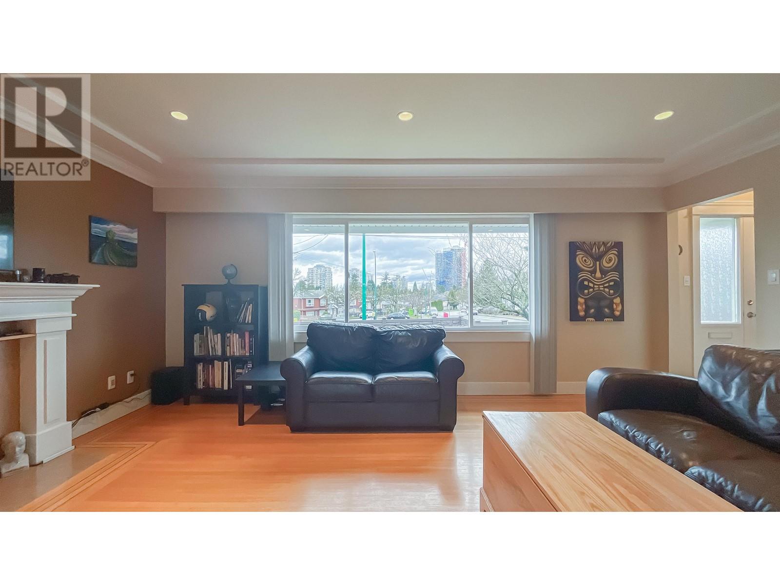 Listing Picture 6 of 21 : 5150 BOUNDARY ROAD, Burnaby / 本拿比 - 魯藝地產 Yvonne Lu Group - MLS Medallion Club Member